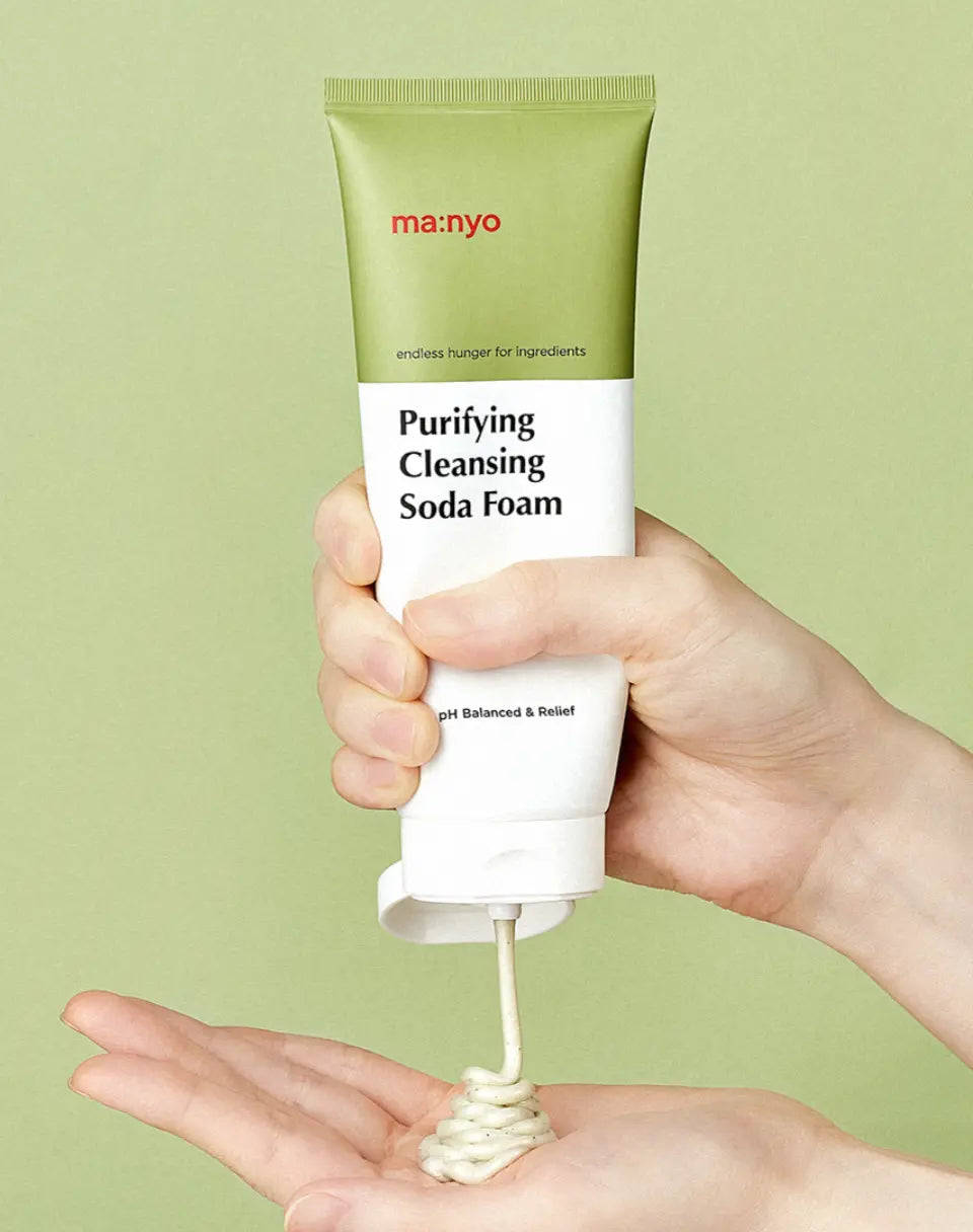 MANYO FACTORY Purifying Soda Foam with organic extracts and natural oils